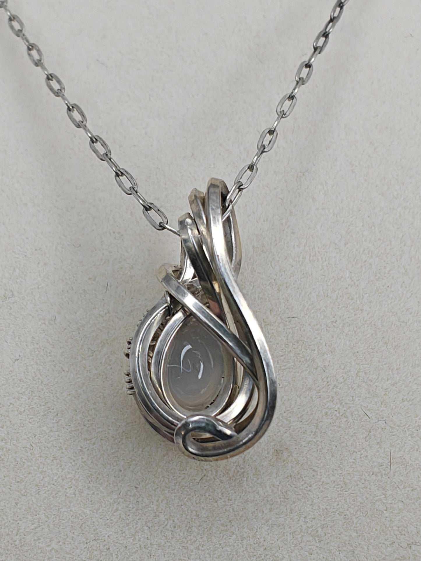 Sterling Silver Moonstone Filagree Pendant Necklace