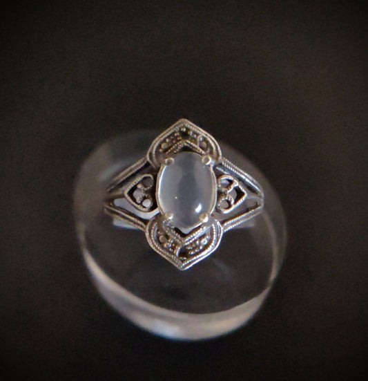 Vintage Sterling Silver Ring with Moonstone