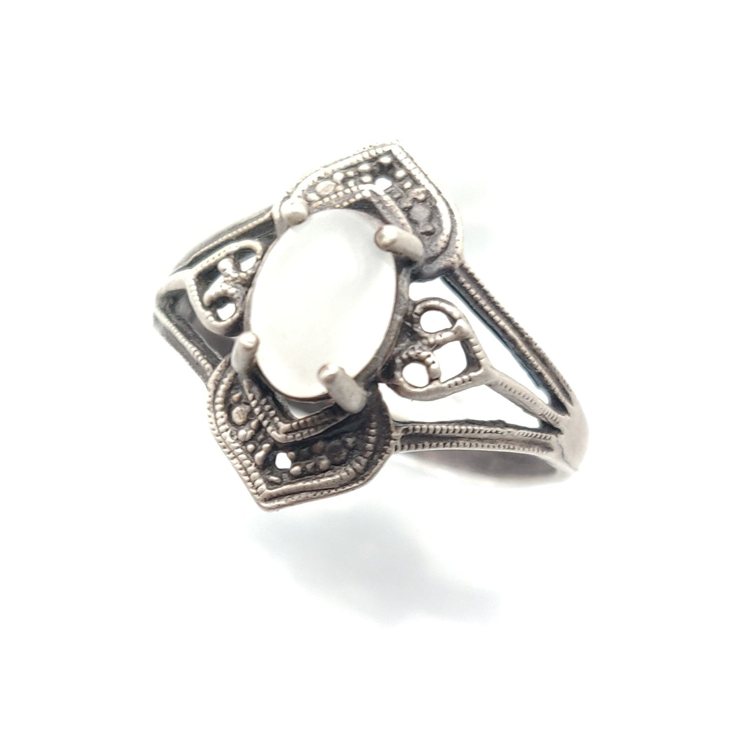 Vintage Sterling Silver Ring with Moonstone