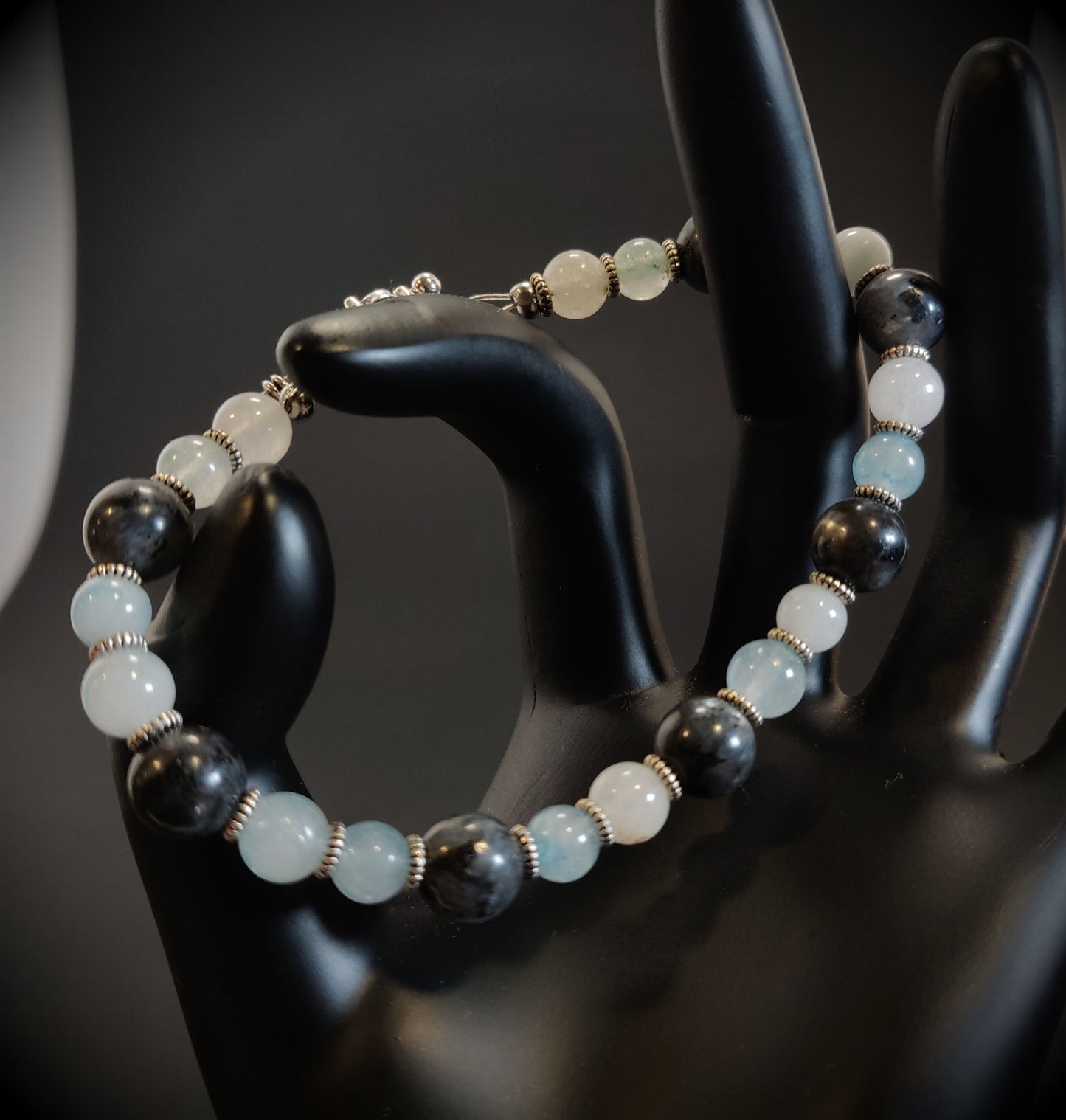 Agate & Labradorite Beaded Bracelet